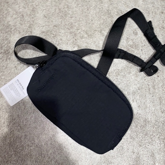 lululemon athletica Bags Nwt Mini Belt Bag Lululemon Poshmark